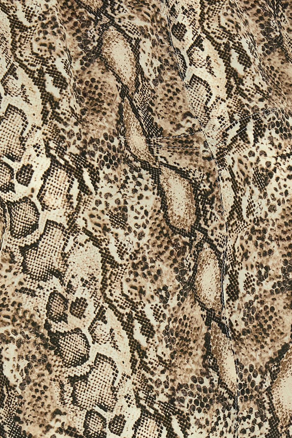 'Karlita' トップ
