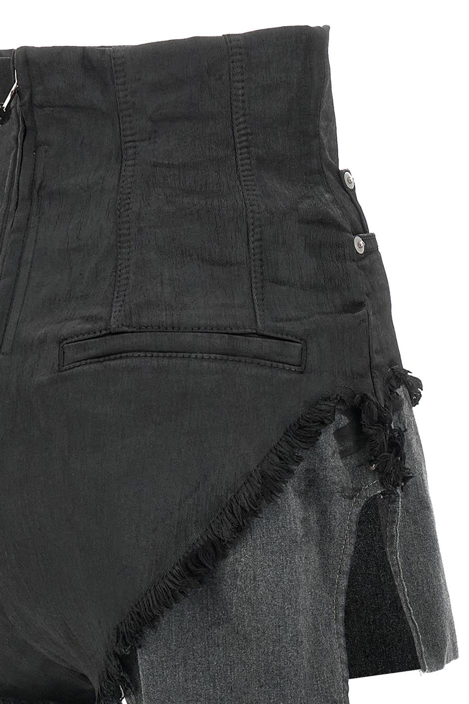 'Dirt Cutoffs' ショーツ
