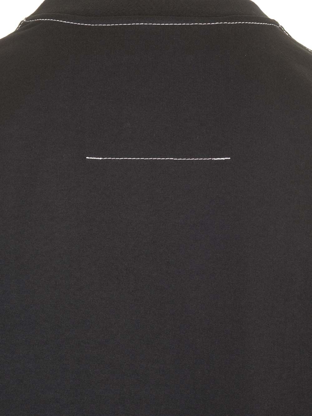 ブラック ショートスリーブ Tシャツ ウィズ コントラスト ステッチ アンド エンブロイダード ロゴ