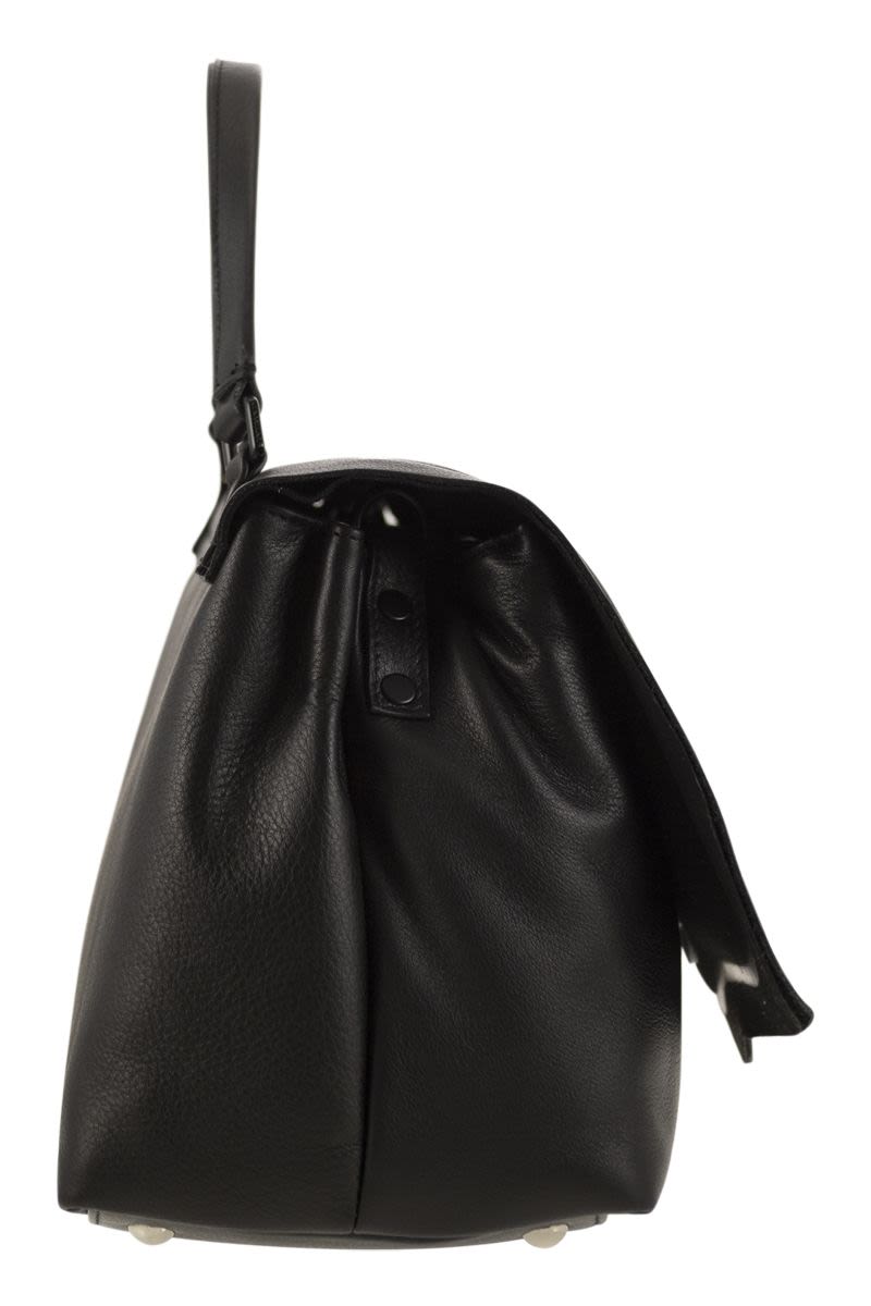 POSTINA PILLOW ハンドバッグ