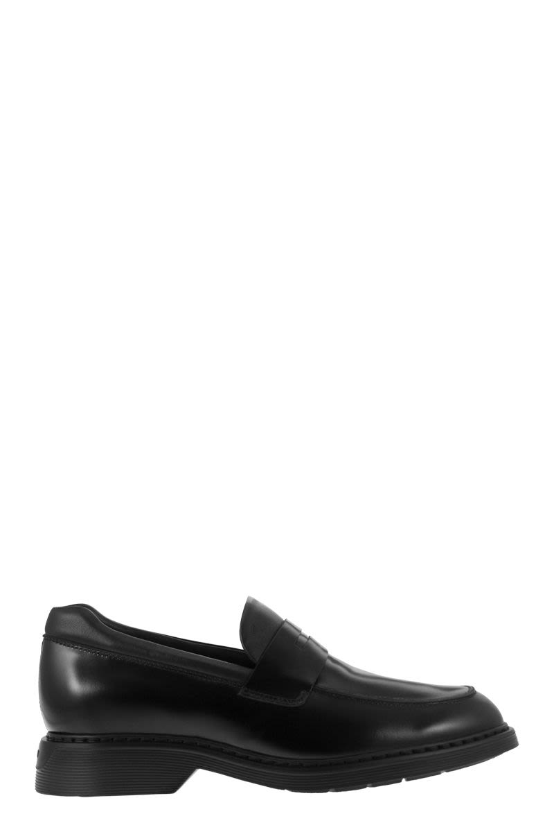 H576 moccasins