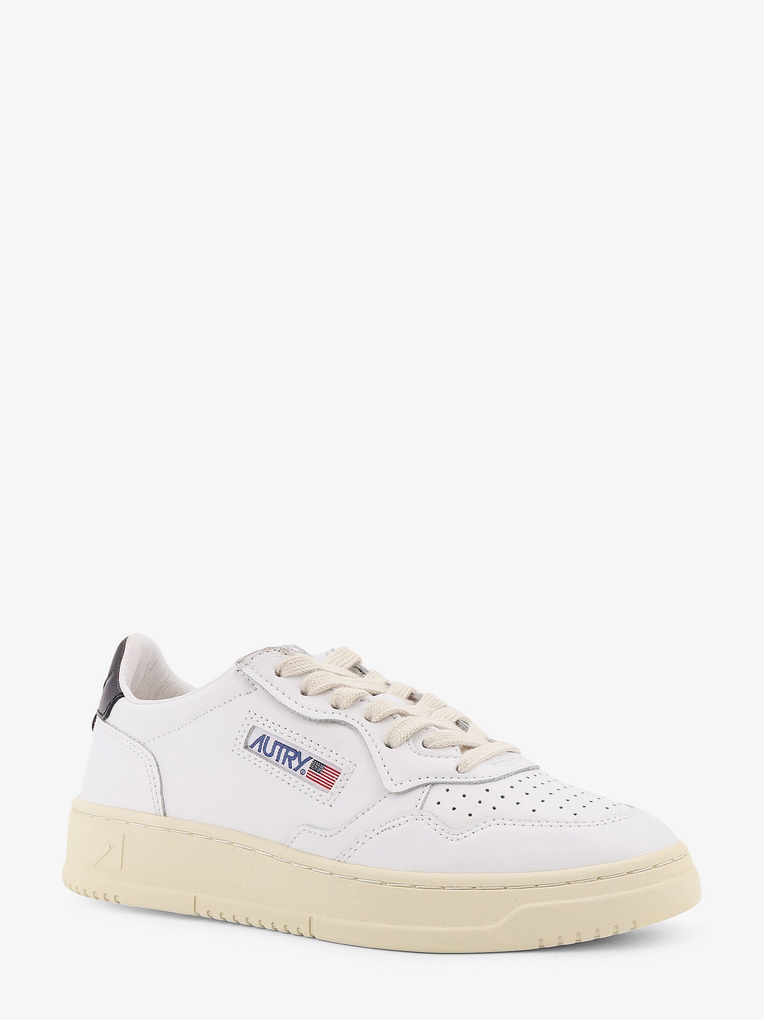 MEDALIST LOW レザー ローカット スニーカー