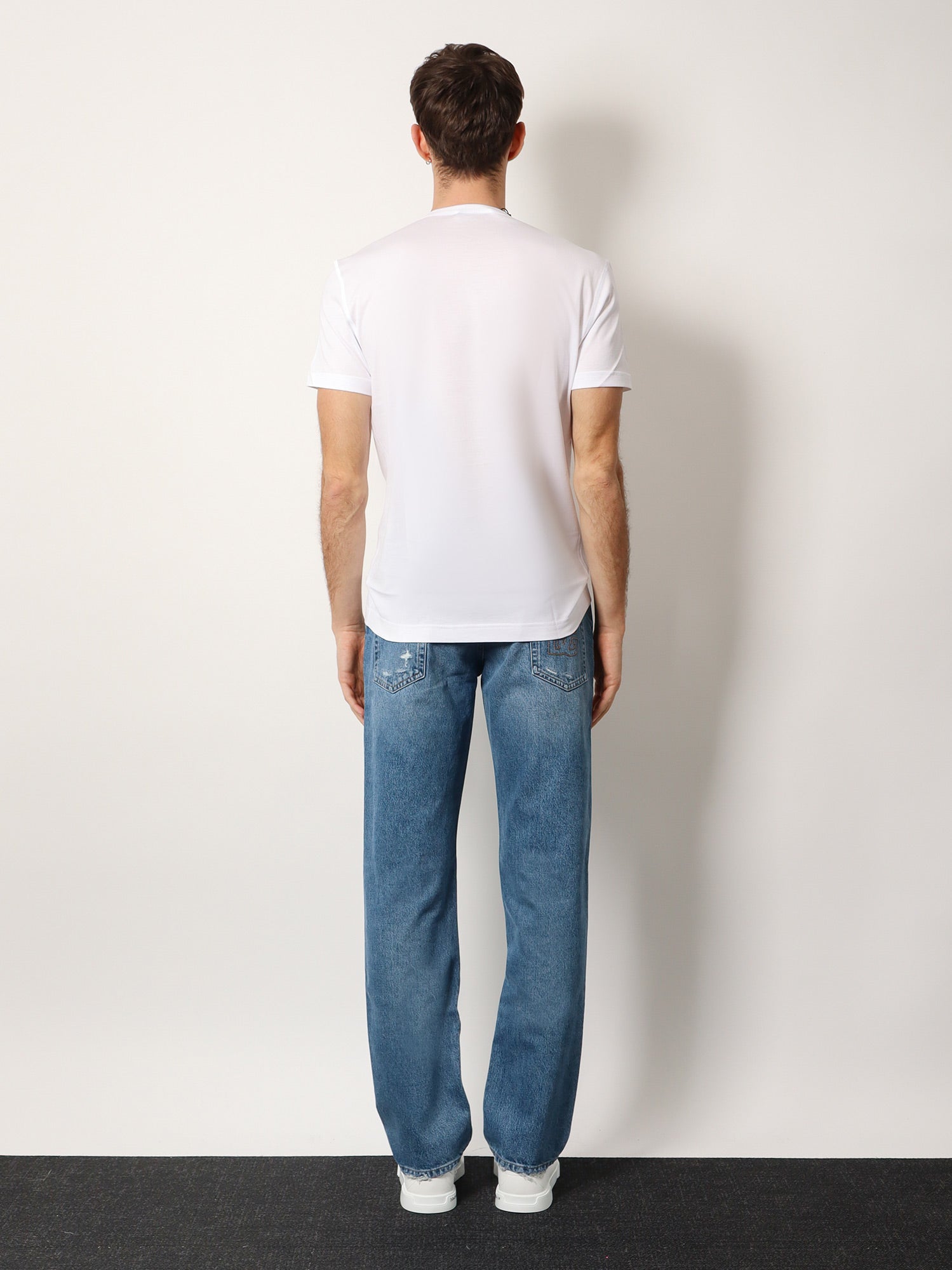 コットン Tシャツ ウィズ メタル ロゴ パッチ