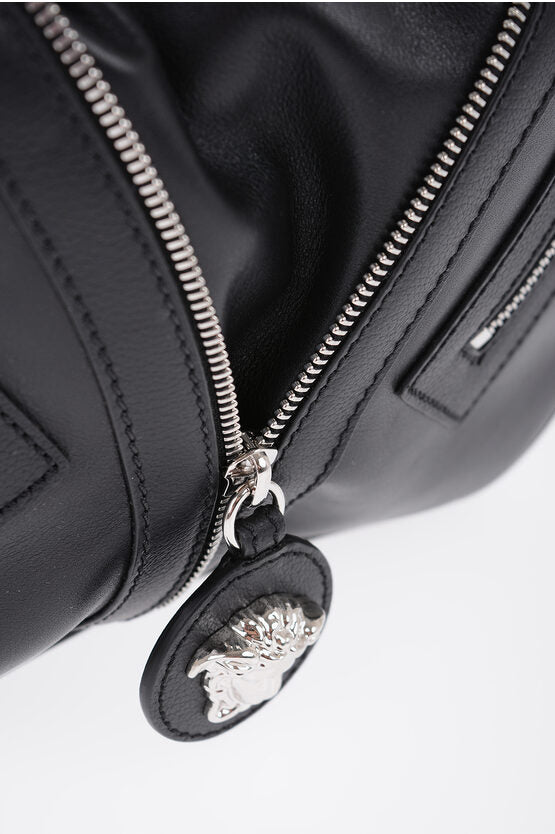 レザー HOBO バッグ ウィズ ジップ ディテール