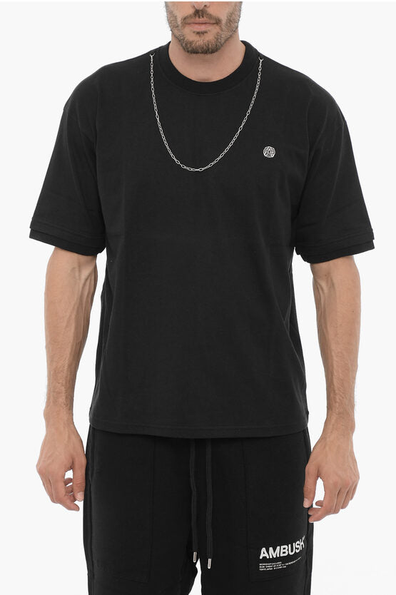 ソリッド カラー クルーネック Tシャツ ウィズ シルバートーン チェーン