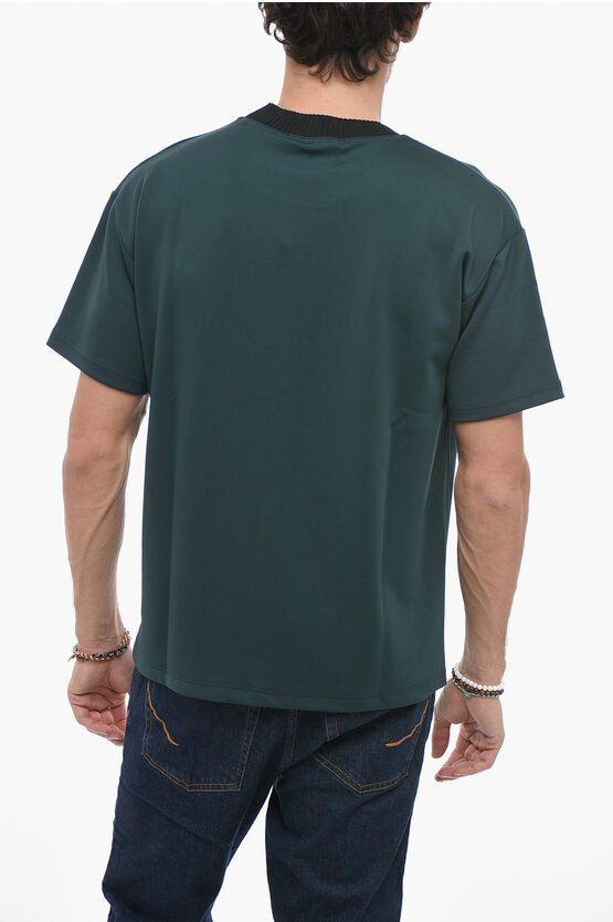 エンブロイダード クルーネック Tシャツ