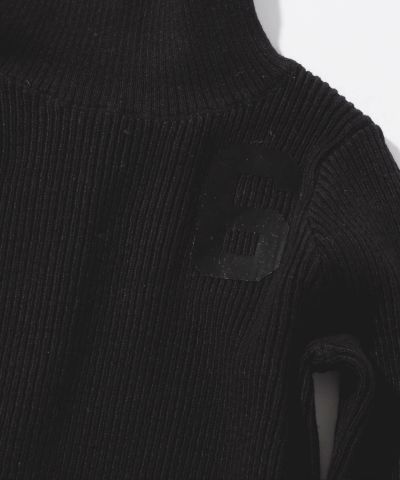 MM6 Maison Margiela(エムエム6 メゾン マルジェラ)Kids & Junior ワンポイント長袖ニット