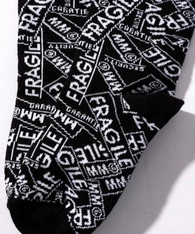 MM6 Maison Margiela(エムエム6 メゾン マルジェラ)Kids & Junior ブランドロゴ総柄ソックス靴下