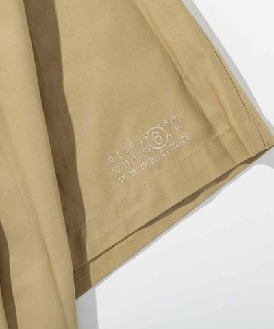 MM6 Maison Margiela(エムエムシックス)Kids & Junior ワンポイントブランドロゴ襟付きポンチョ