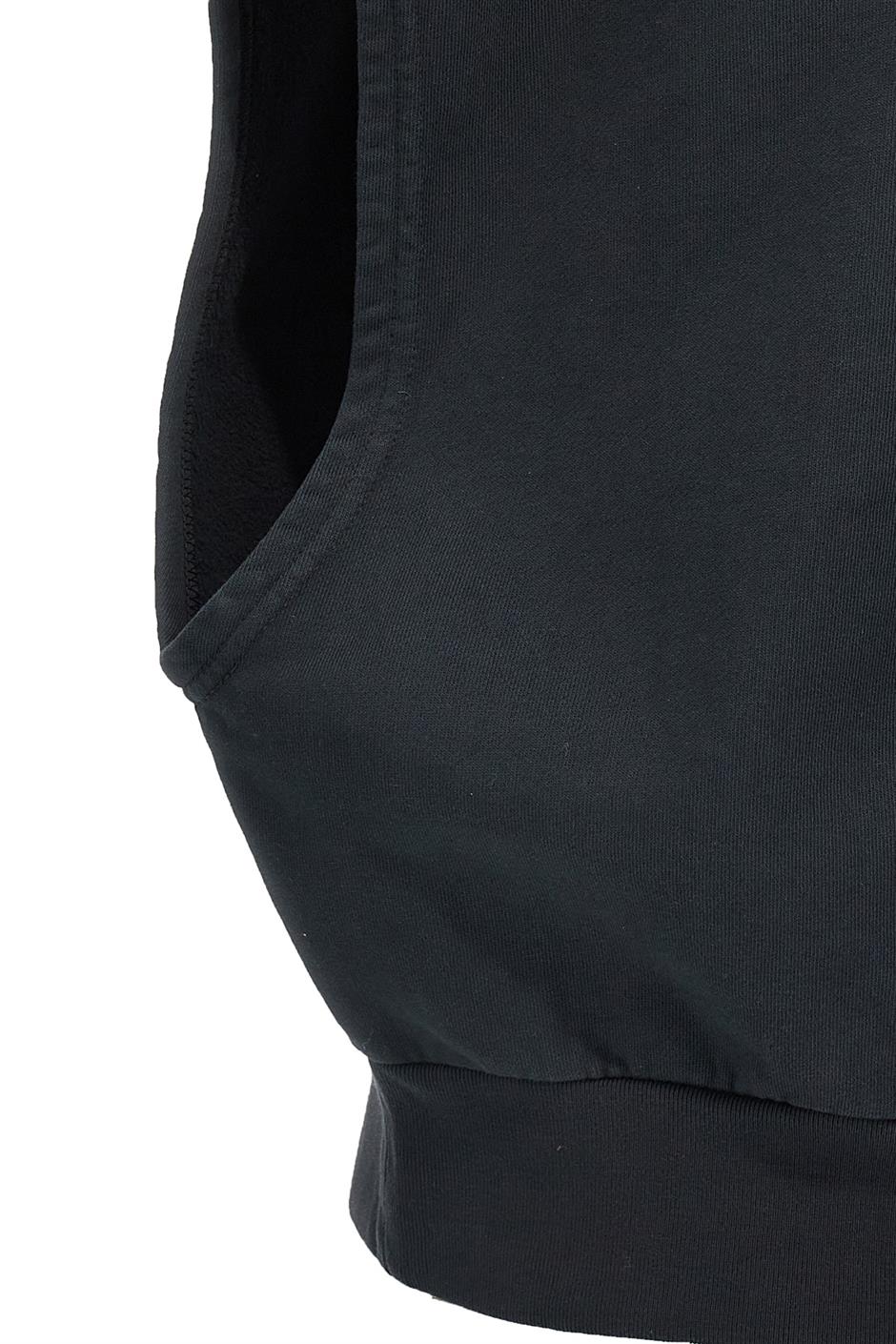 'Ellie' トップ