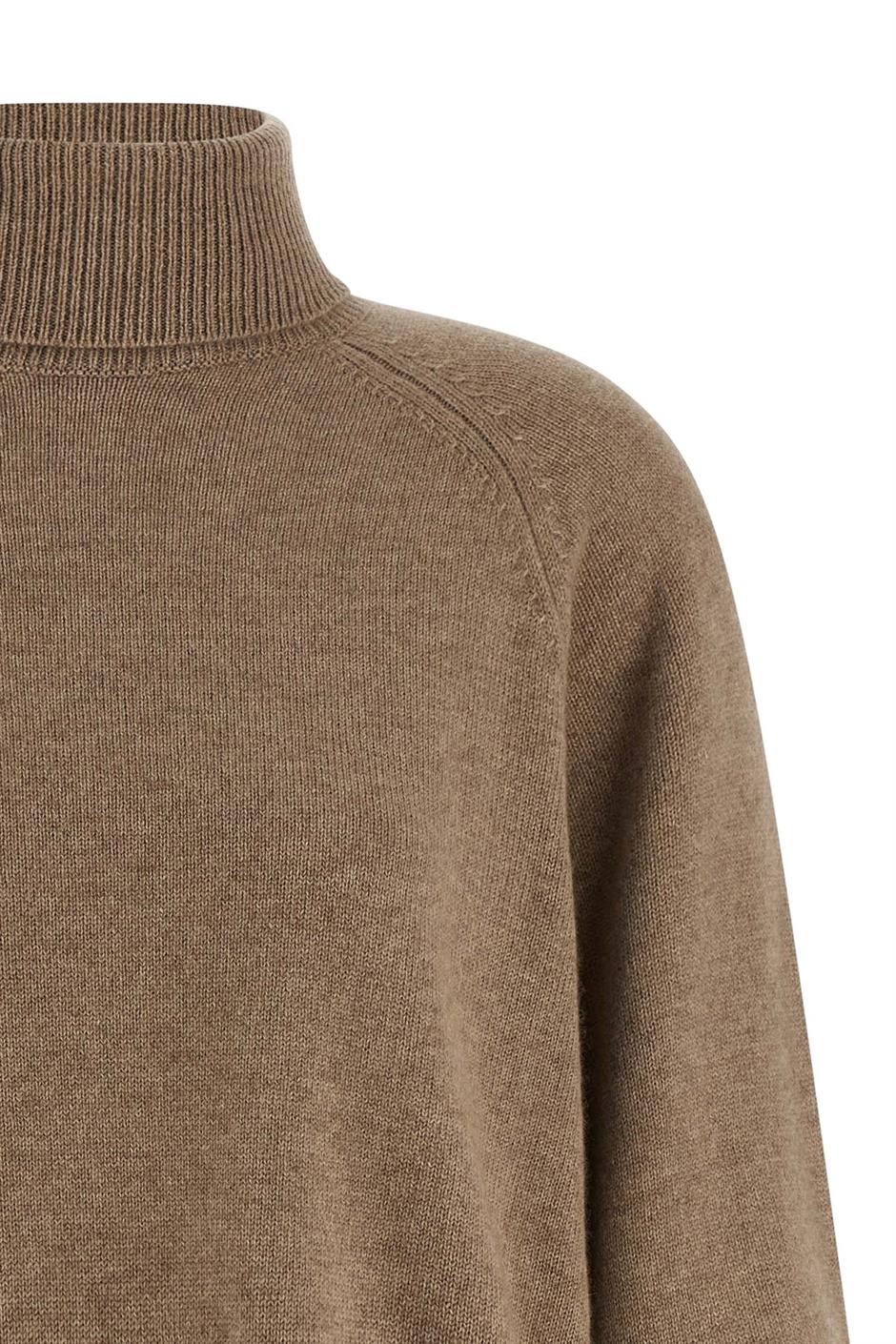 'Shiny Shirt Details' セーター
