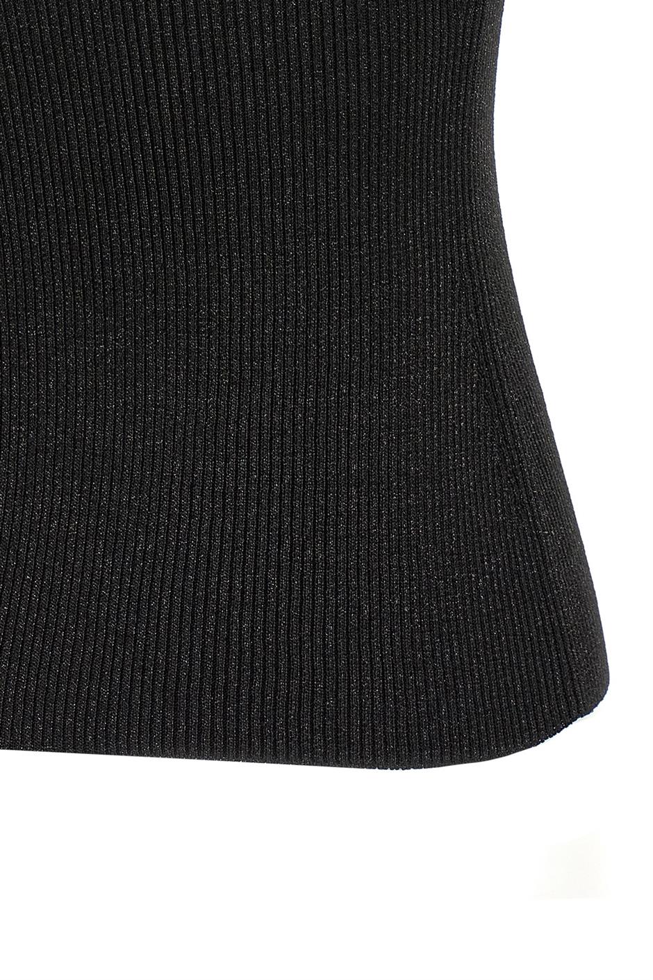 'Roll-Neck' セーター