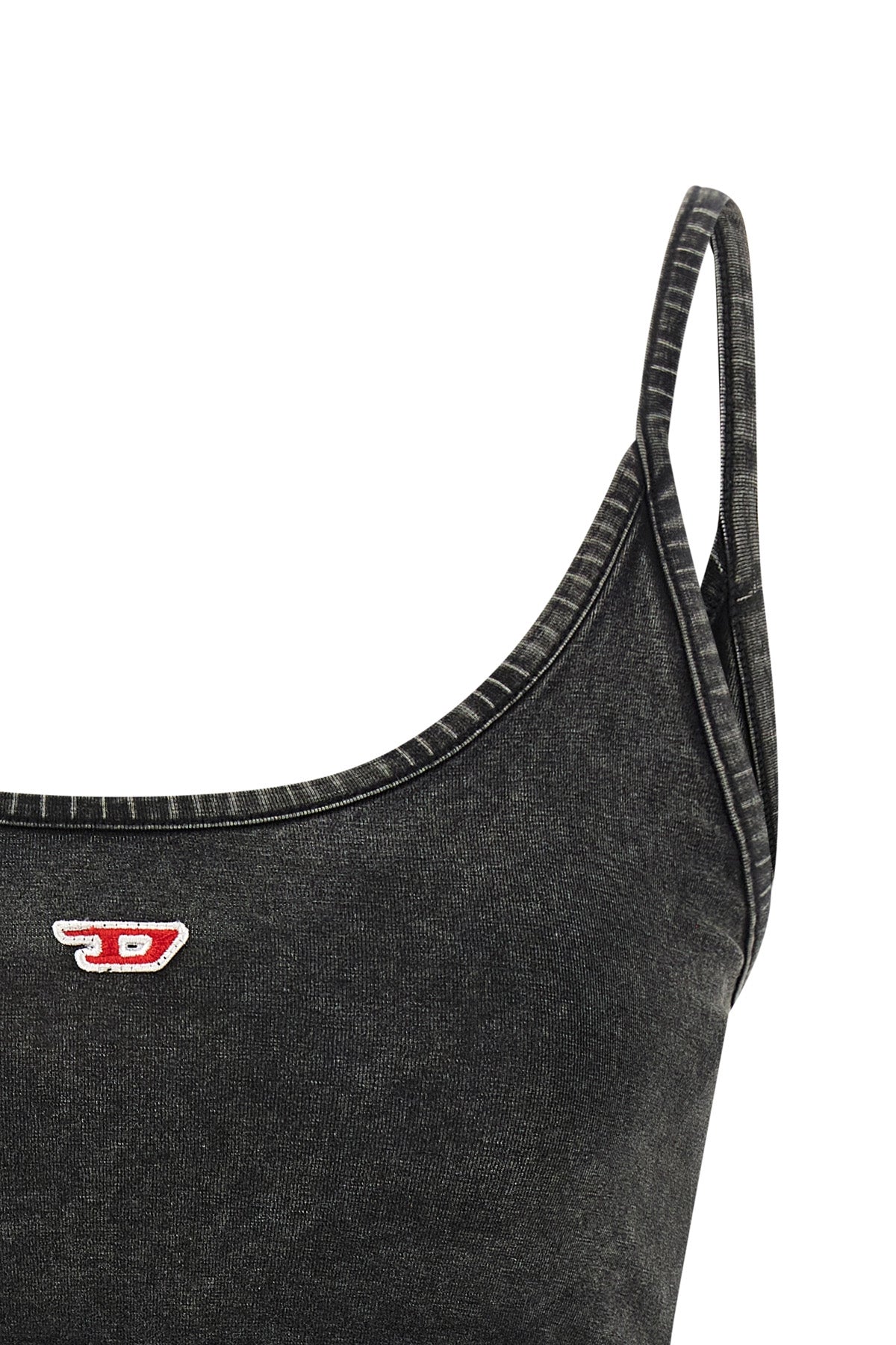 'Leya Tail' トップ