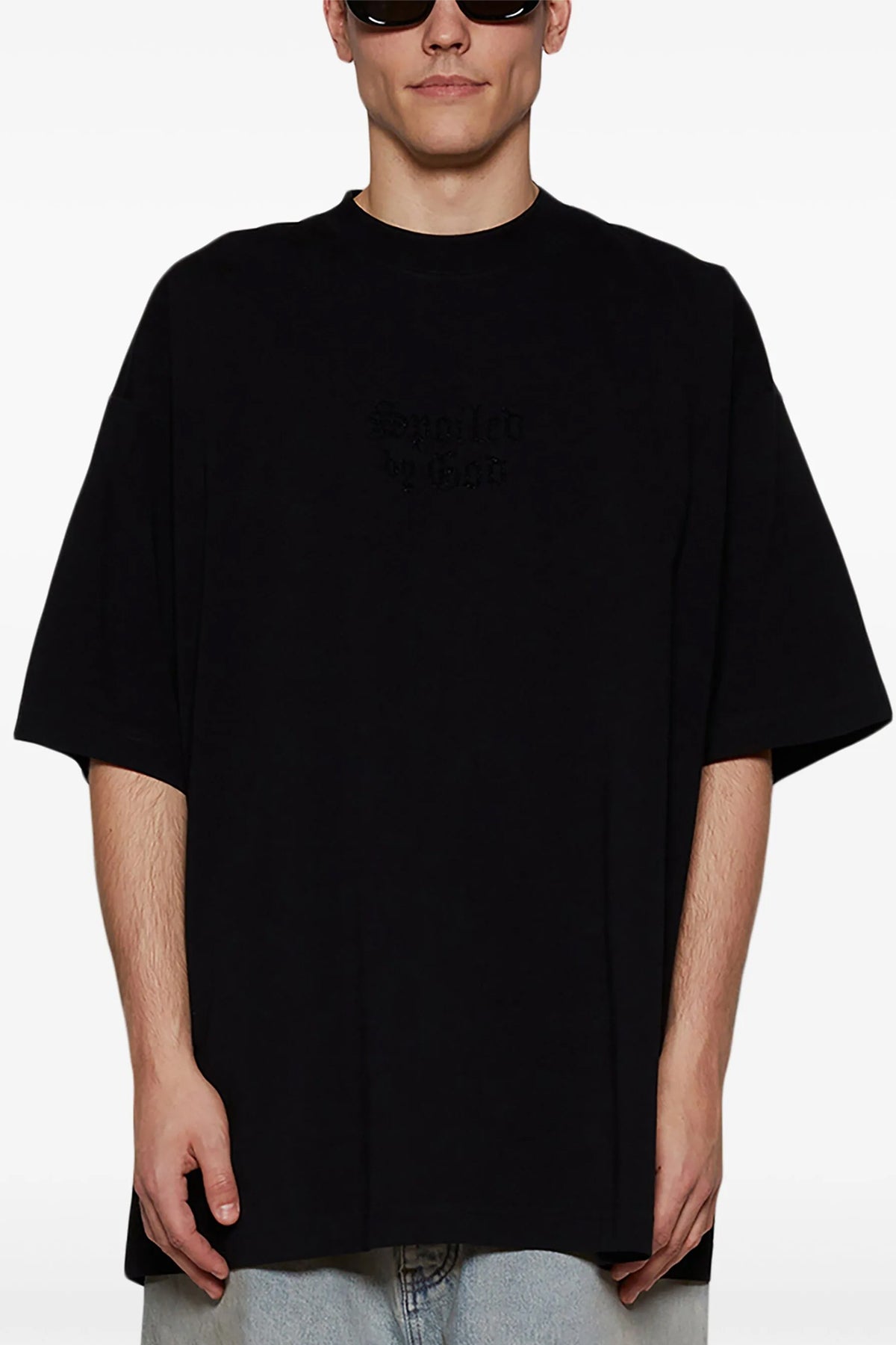 'Spoiled By God' Tシャツ