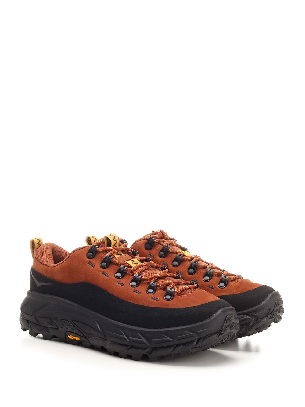 シューズ HOKA イン ブラック ヌバック ウィズ メタル