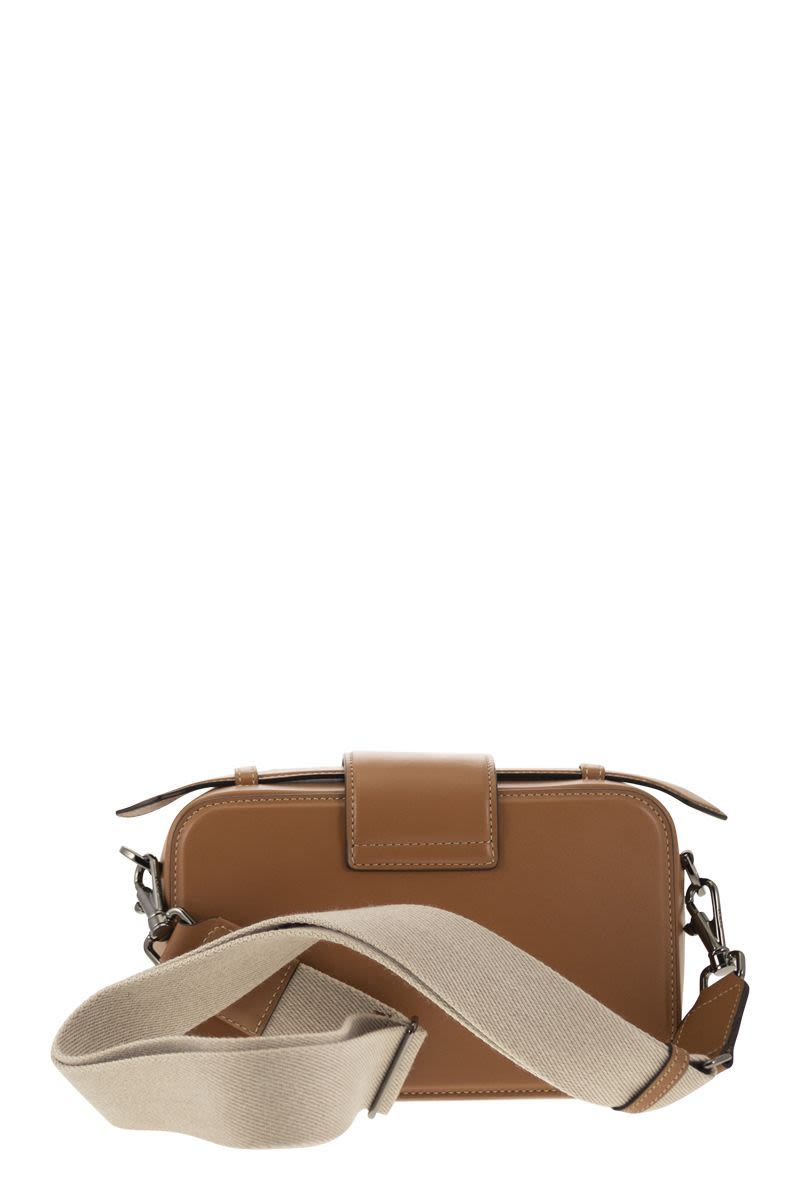 お買い得！！★ TOD'S ★ レザー ミニ カメラバッグ Man ブラック レザー カメラ バッグ ミニ XBMTSJH0100RLXPZB999