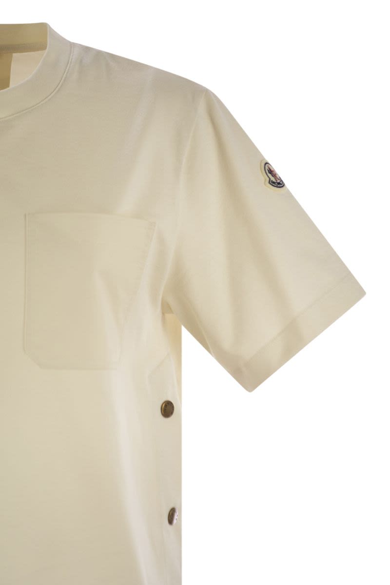 Moncler/モンクレール｜コットン Tシャツ ウィズ ポケット