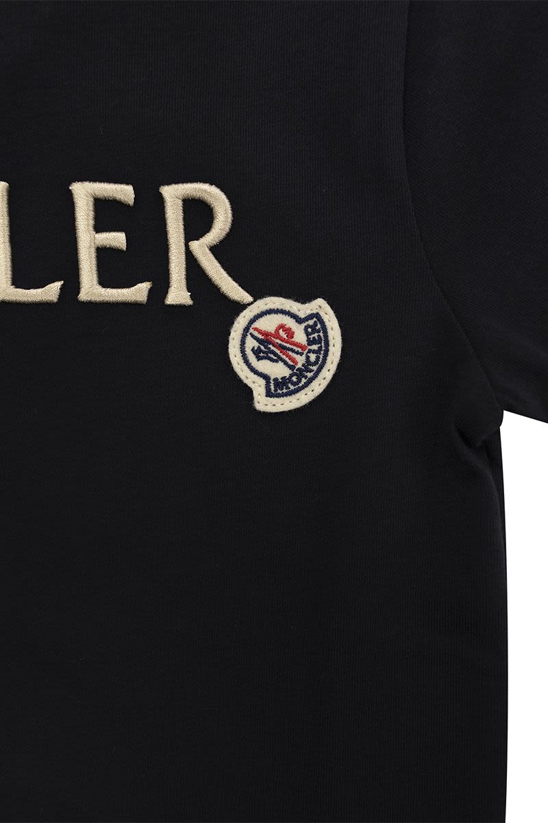 Tシャツ ウィズ エンブロイダード ロゴ