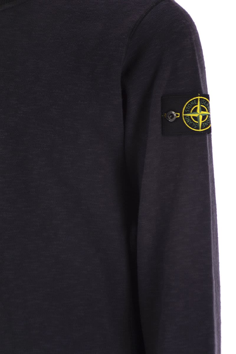 STONE  ロゴ パッチ クルーネック スウェットシャツ STONE ISLAND (ストーンアイランド) 裏起毛 ロゴワッペン リブ