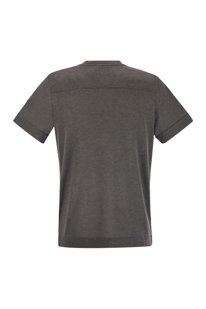 ロゴ Tシャツ