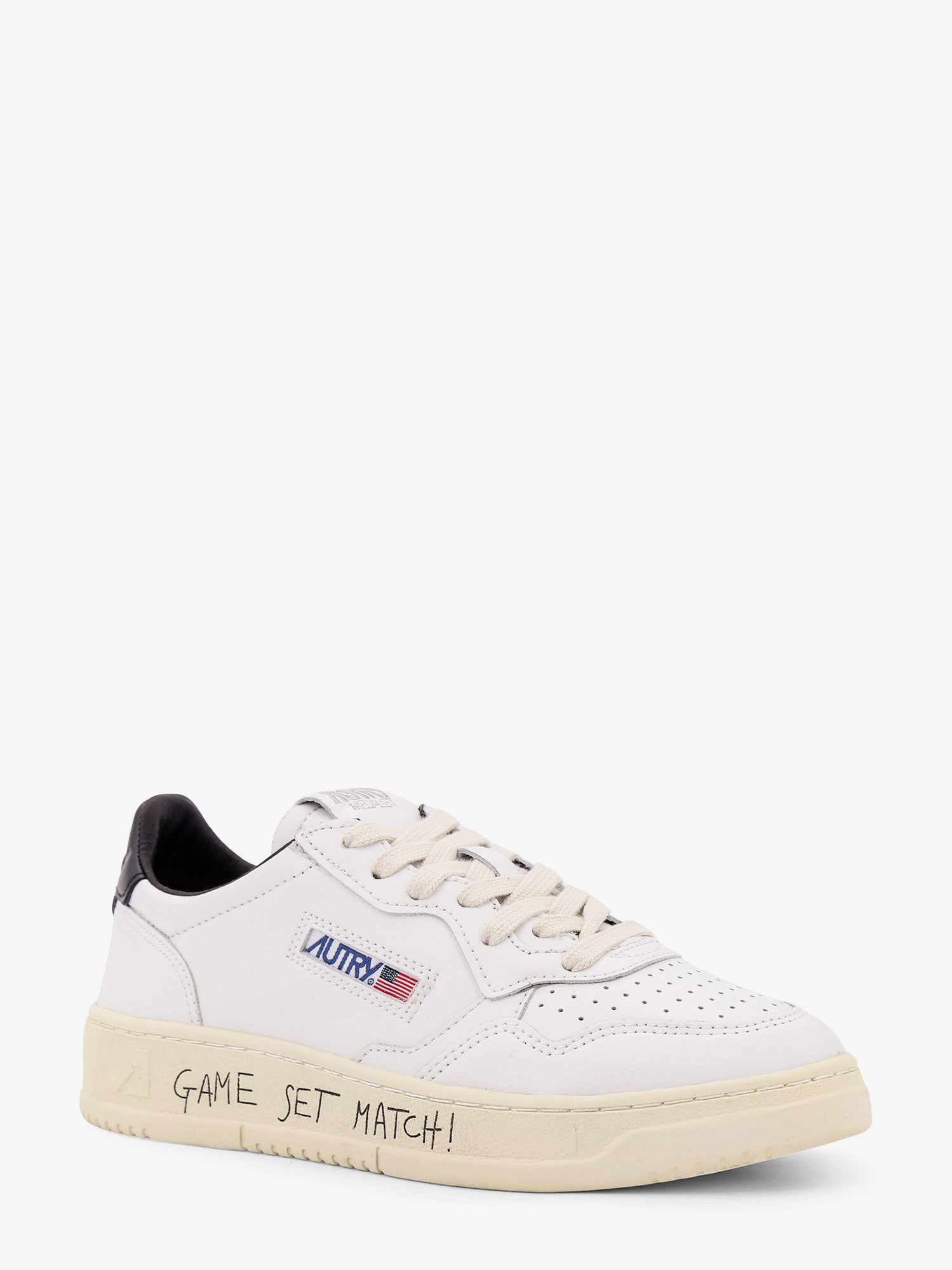 MEDALIST LOW レザー スニーカー