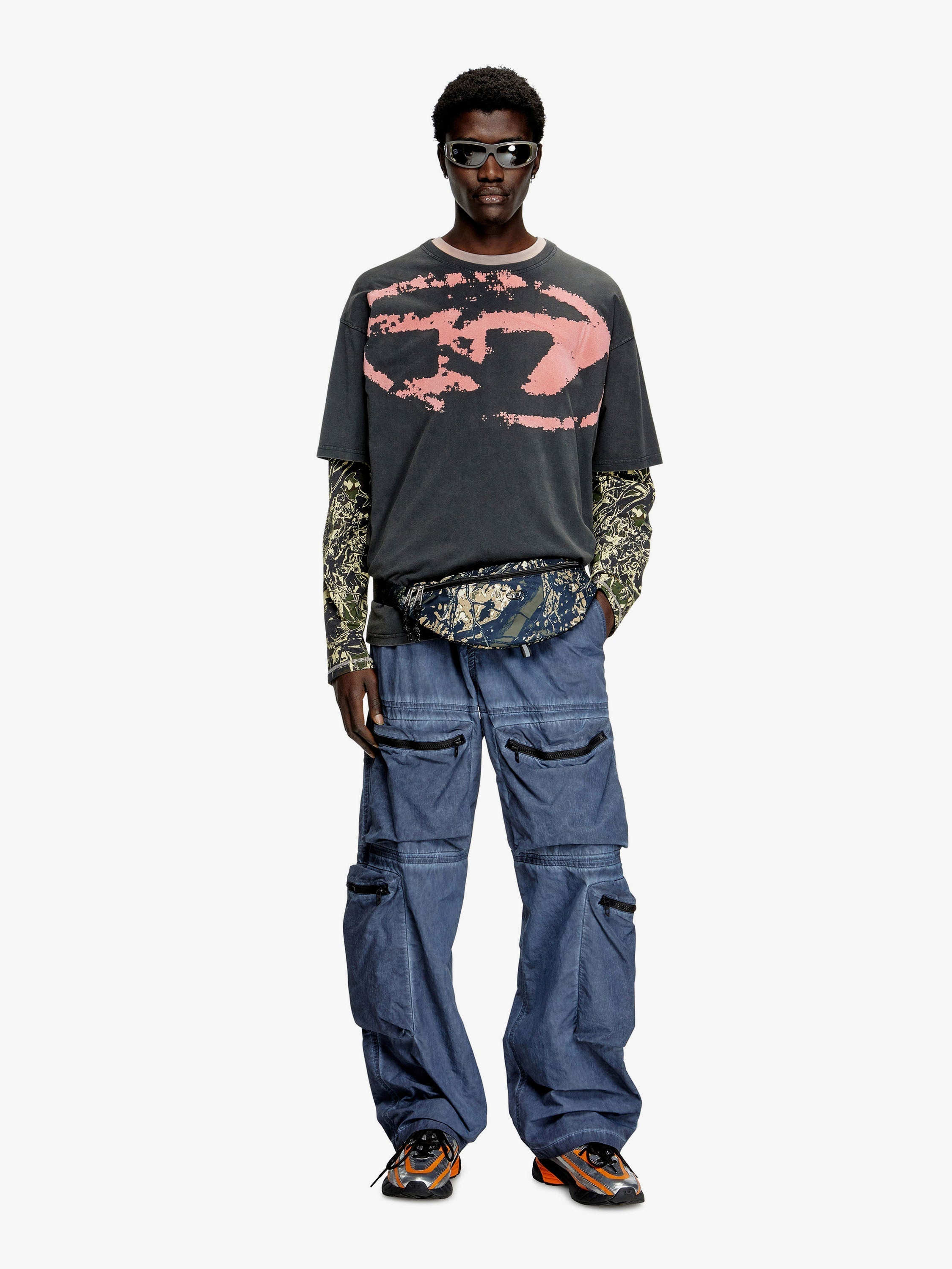 Tシャツ ウィズ ディストレス エフェクト