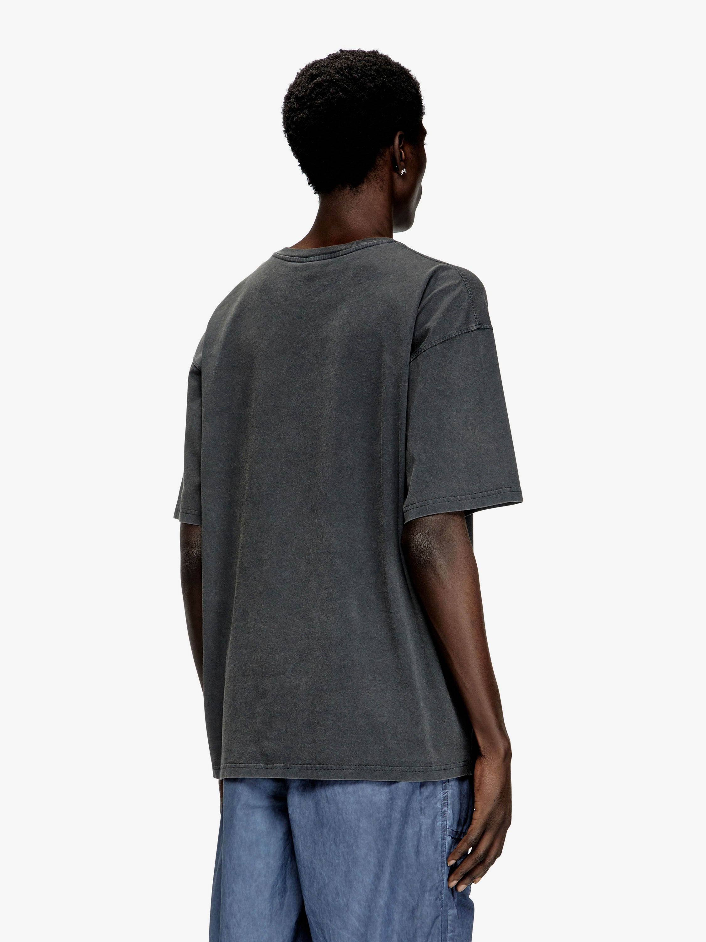 Tシャツ ウィズ ディストレス エフェクト