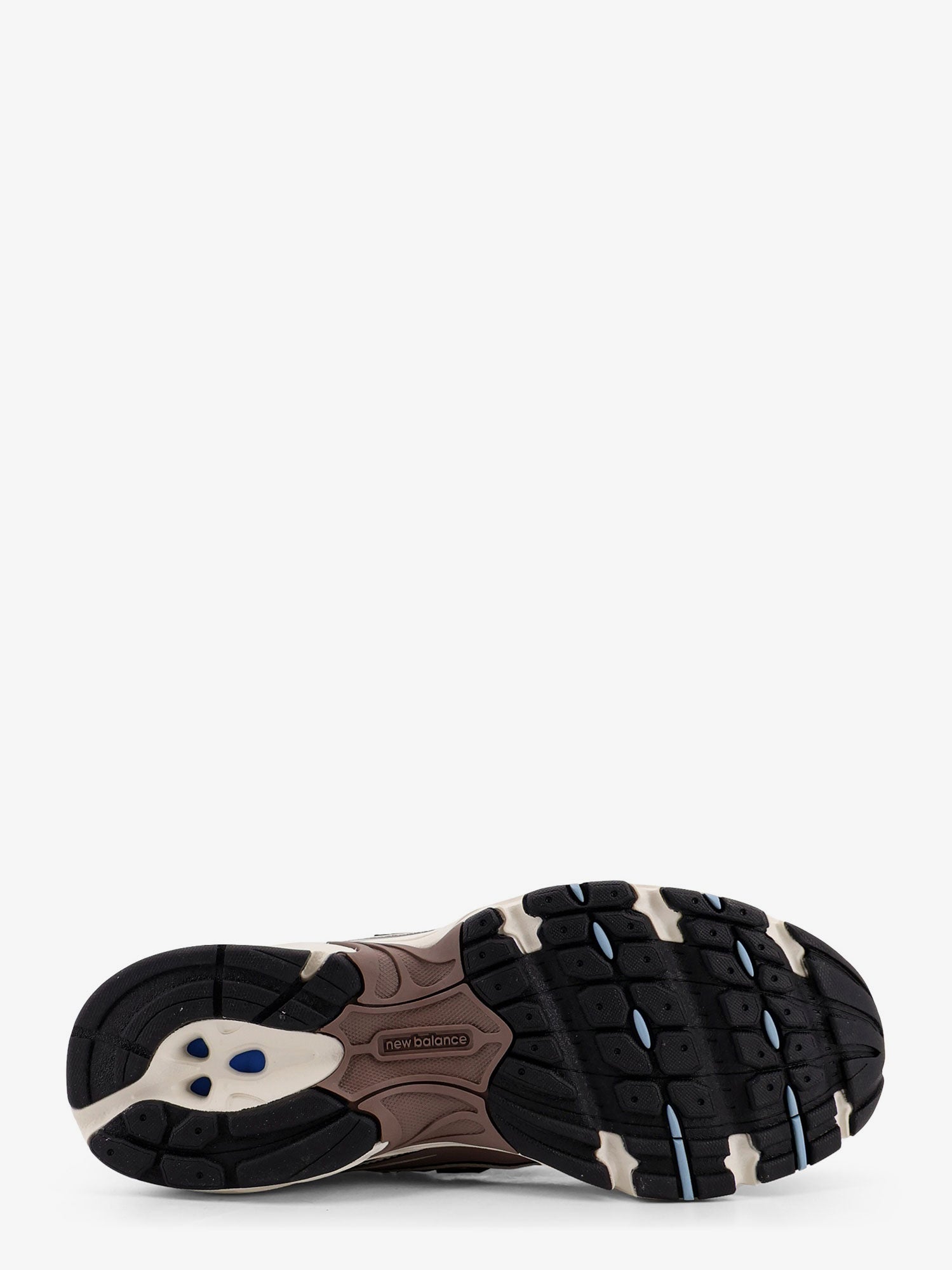 740 ローカット メッシュ スニーカー