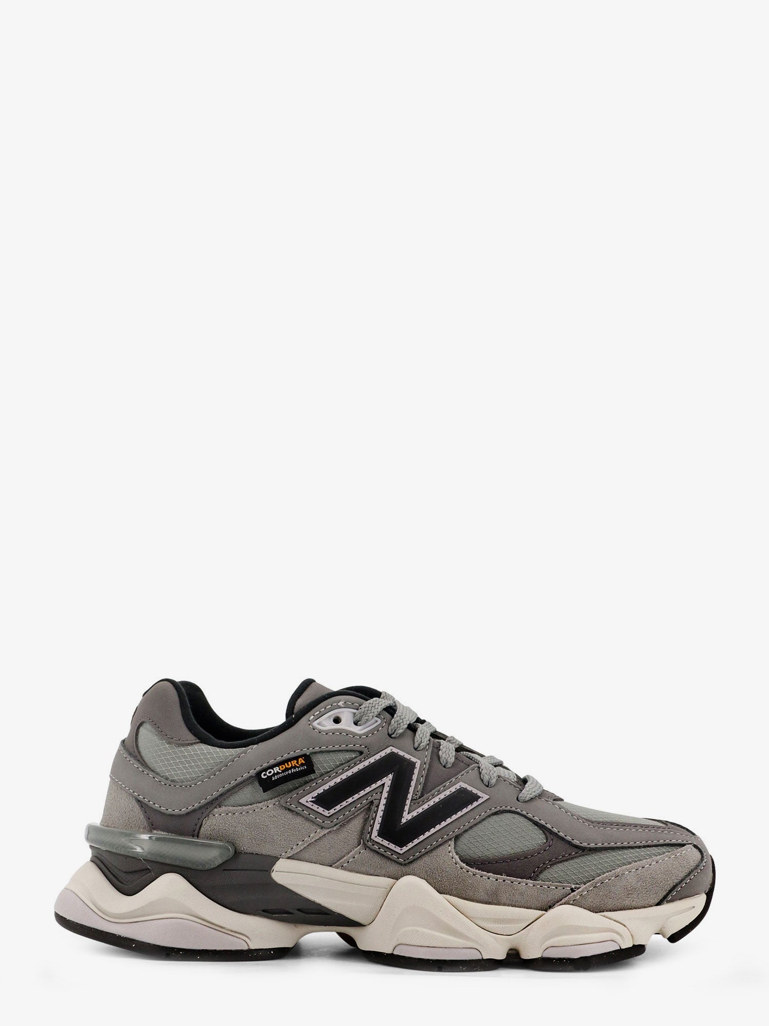 9060 ローカット メッシュ スニーカー