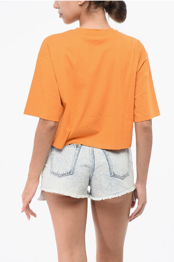 クロップド フィット Tシャツ ウィズ プリント ロゴ